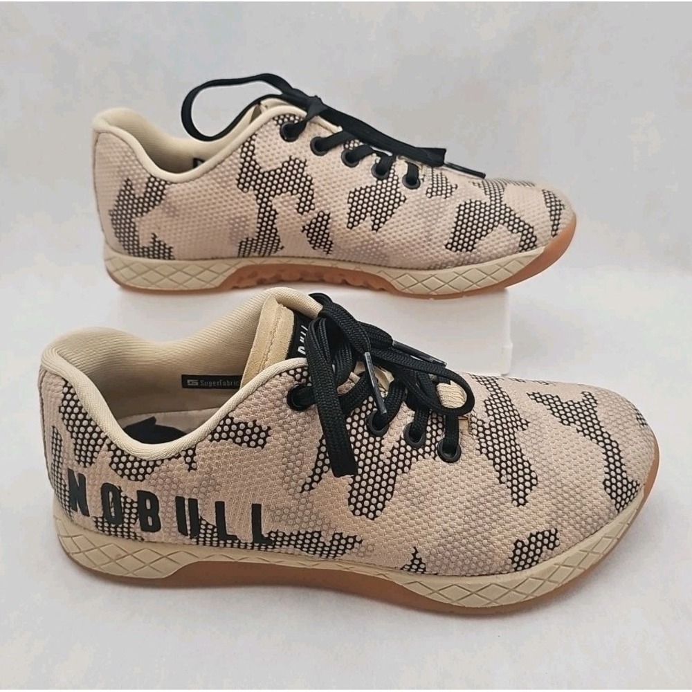 EUC NOBULL Outwork SuperFabric Strength Trainer Shoe in Sand Camo Women's 8.5